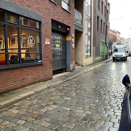 Golden House アパート